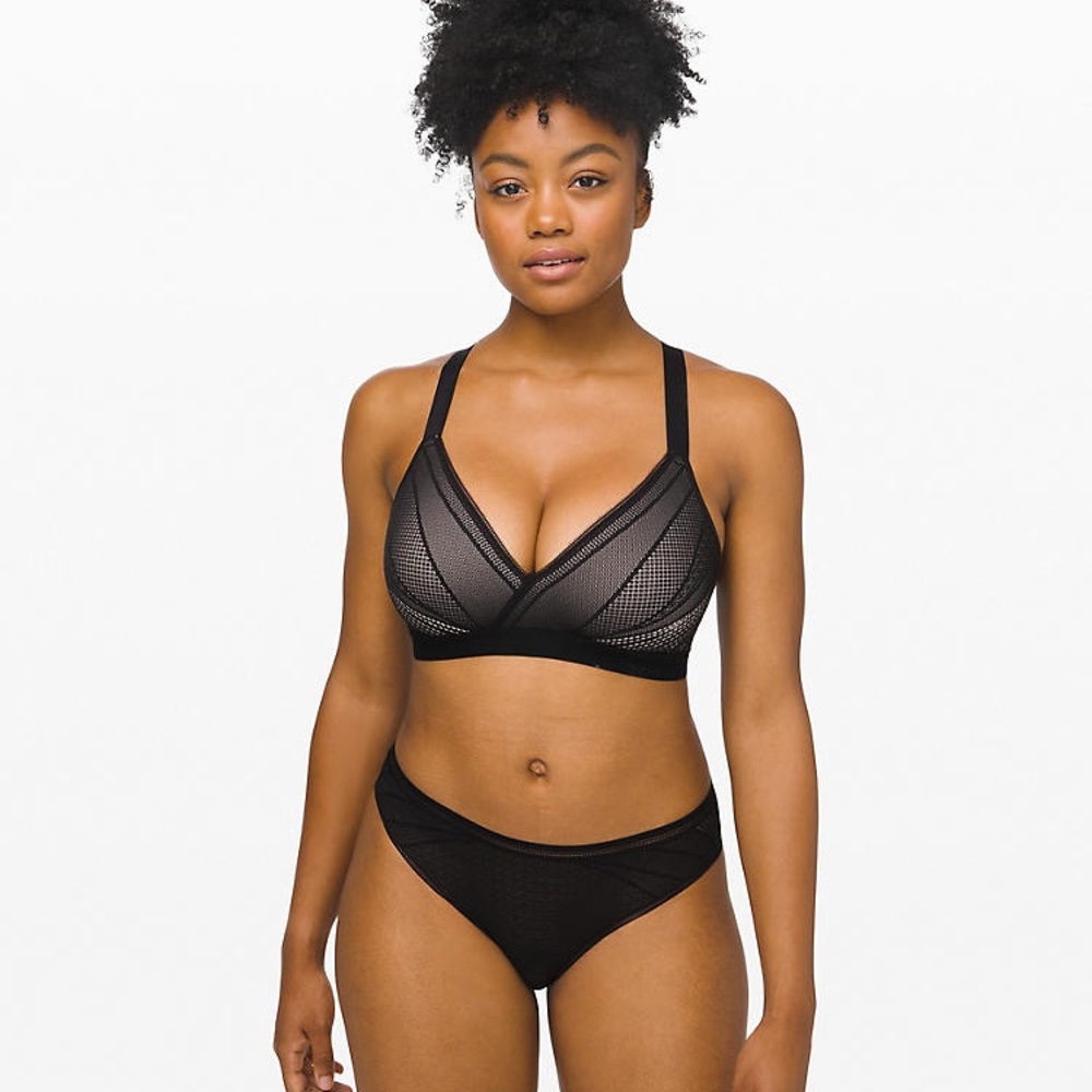 Lululemon awake to lace bra in black